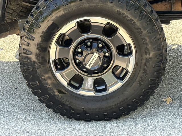 Certified 2024 Ford F350 Platinum w/ Tremor Off-Road Package AWD/4WD image 10