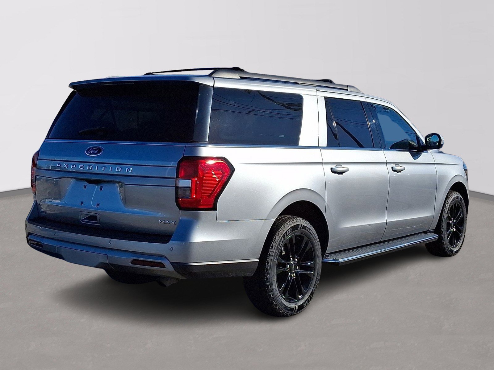 Certified 2023 Ford Expedition Max XLT image 6