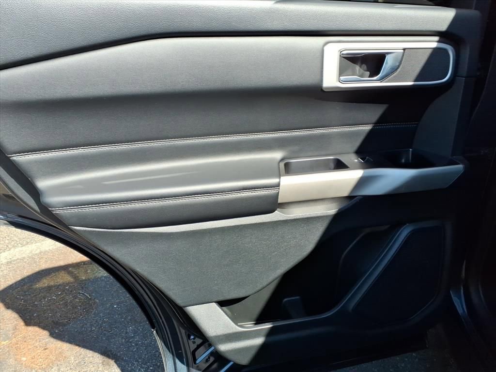 Certified 2022 Ford Explorer XLT w/ Equipment Group 202A AWD/4WD image 15