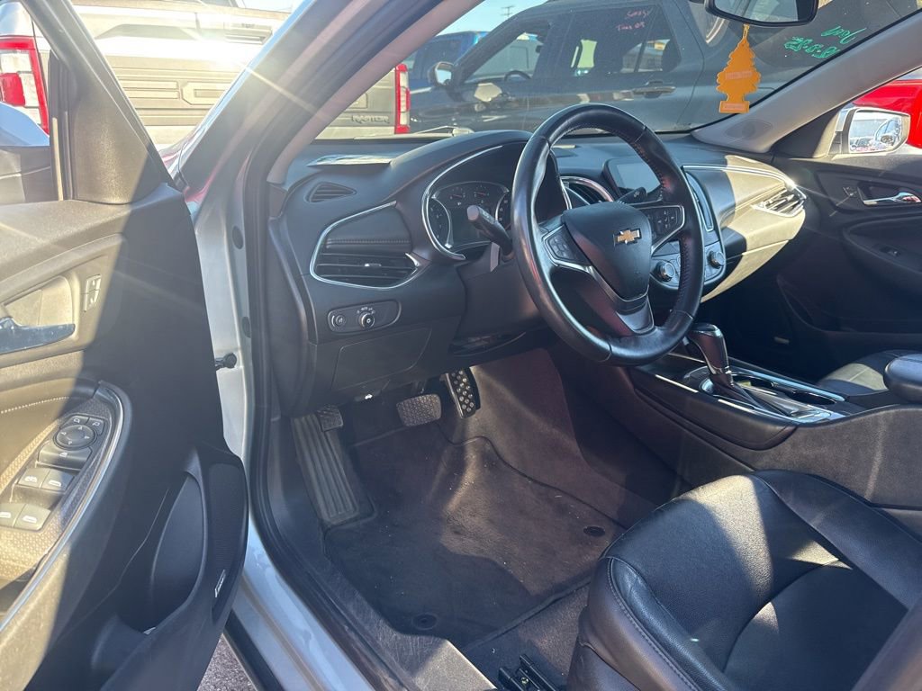 Used 2017 Chevrolet Malibu LT w/ Leather Package image 7