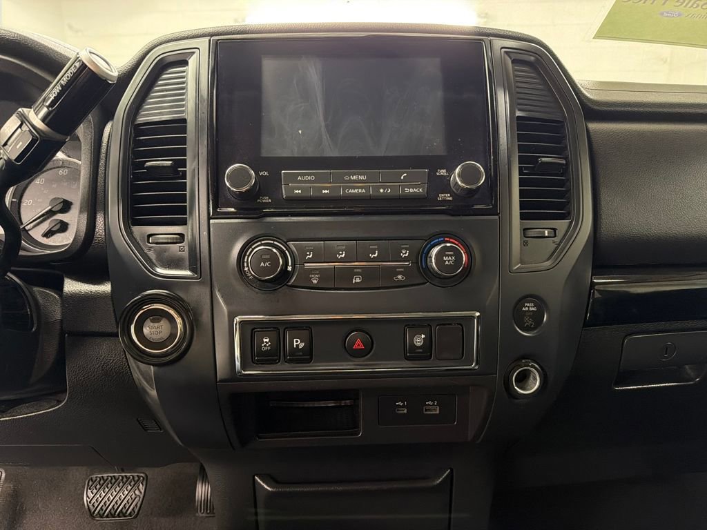 Used 2022 Nissan Titan SV image 22