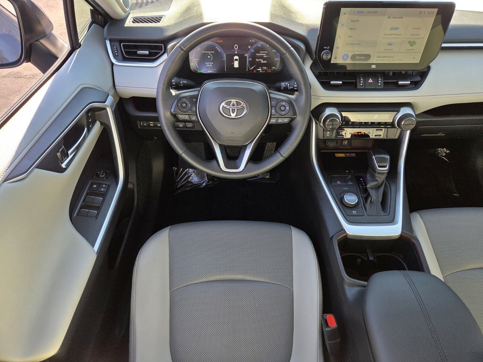 Used 2024 Toyota RAV4 Limited image 13