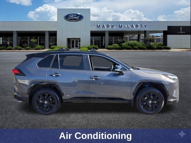 Used 2024 Toyota RAV4 XSE AWD/4WD image 7