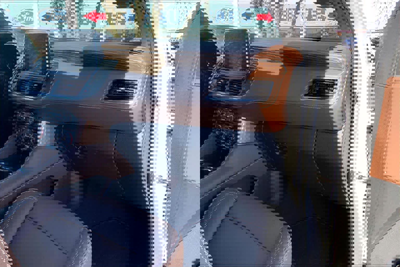 Used 2024 Chevrolet Tahoe High Country w/ Premium Package image 18