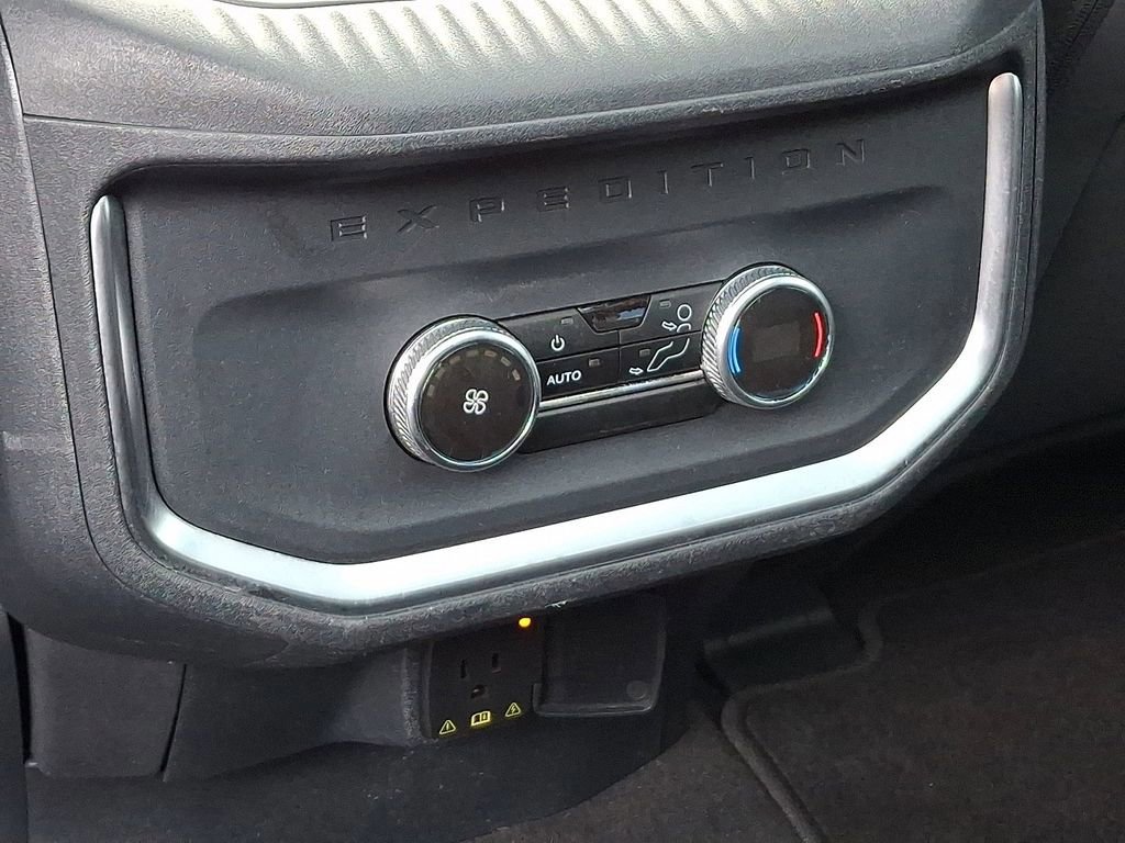 Certified 2025 Ford Expedition Active image 11