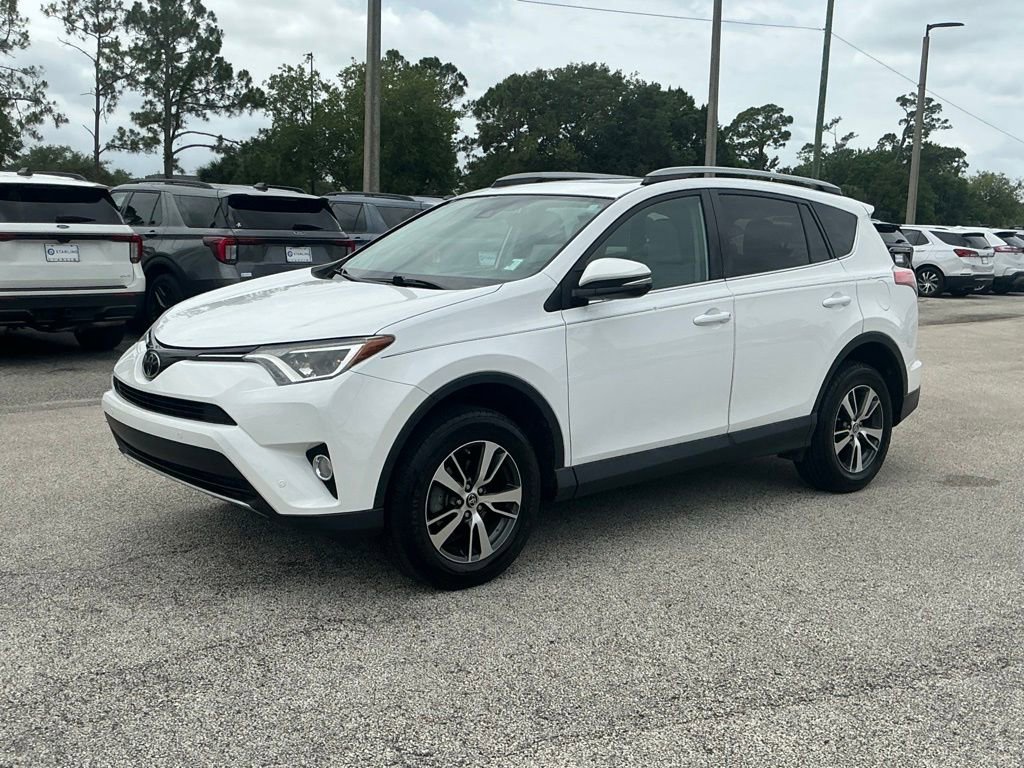 Used 2017 Toyota RAV4 XLE FWD image 2