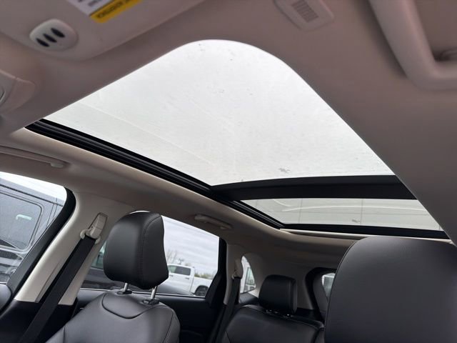 Certified 2022 Ford Edge SEL w/ Convenience Package AWD/4WD image 7
