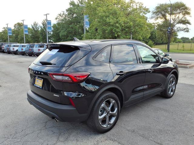Certified 2025 Ford Escape ST-Line Select AWD/4WD image 3