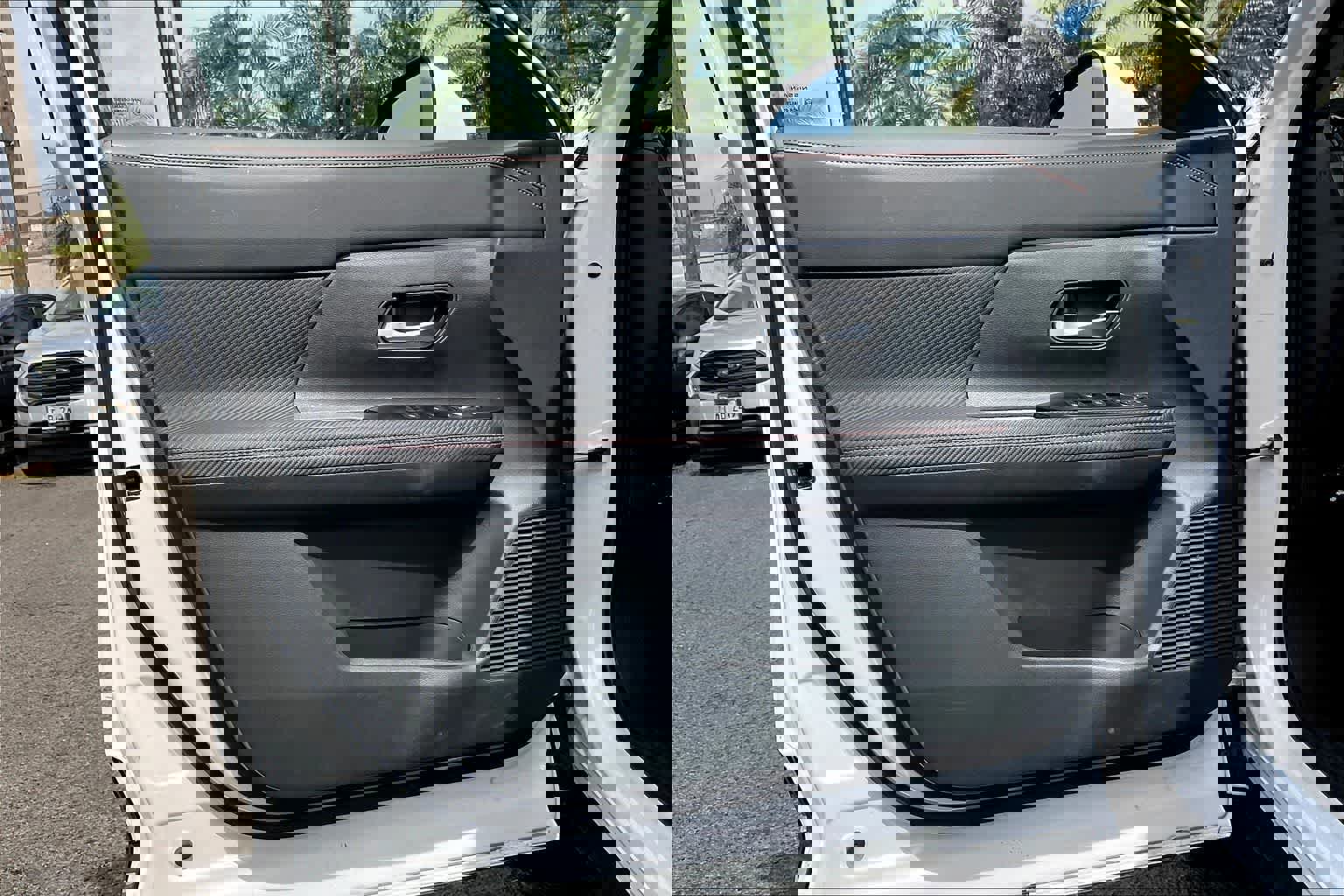 Used 2025 Nissan Kicks SR image 27