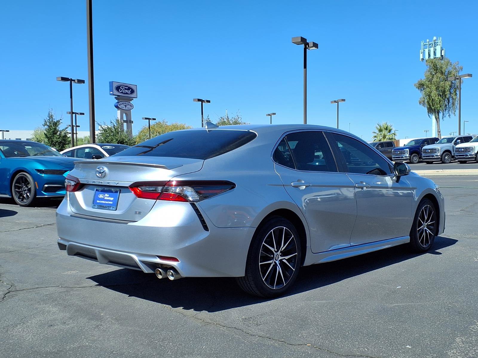 Used 2022 Toyota Camry SE w/ Convenience Package FWD image 6