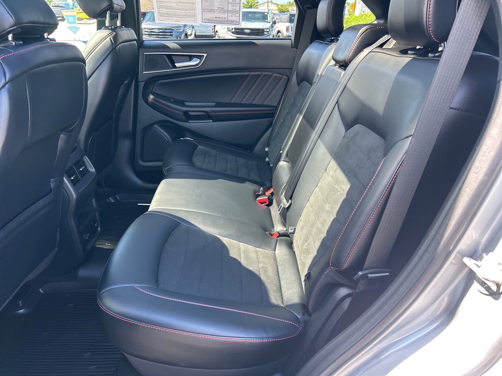 Certified 2022 Ford Edge ST-Line w/ Class II Trailer Tow Package AWD/4WD image 9