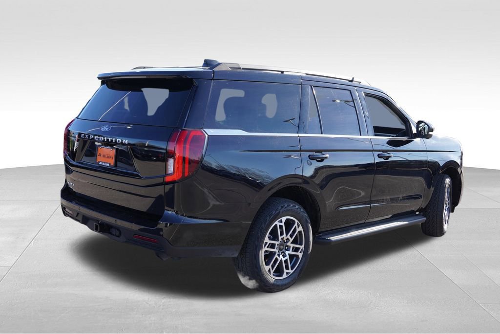 Certified 2025 Ford Expedition Active image 8