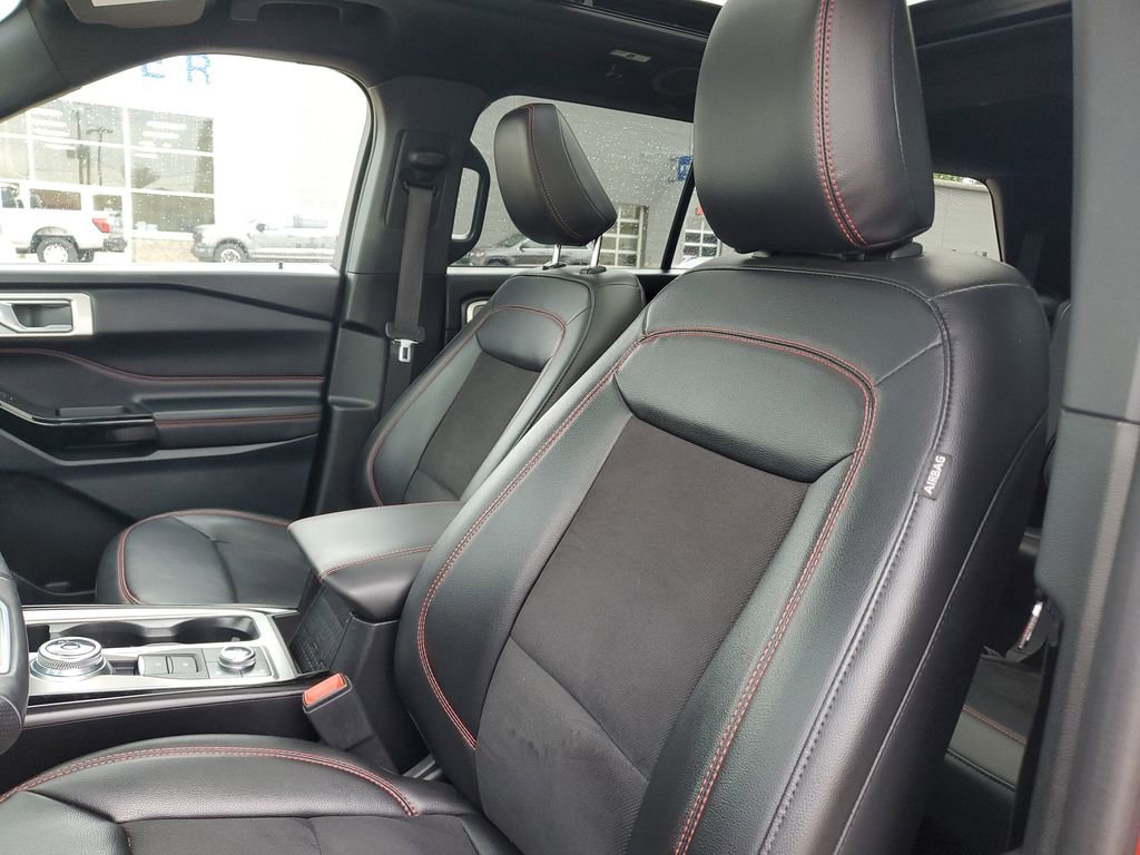 Certified 2024 Ford Explorer ST-Line w/ Class IV Trailer Tow Package AWD/4WD image 20