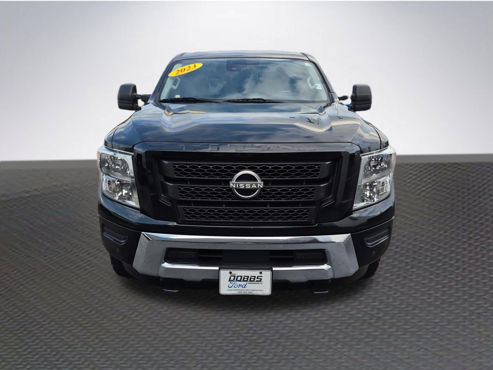 Used 2023 Nissan Titan SV w/ SV Convenience Package AWD/4WD image 3