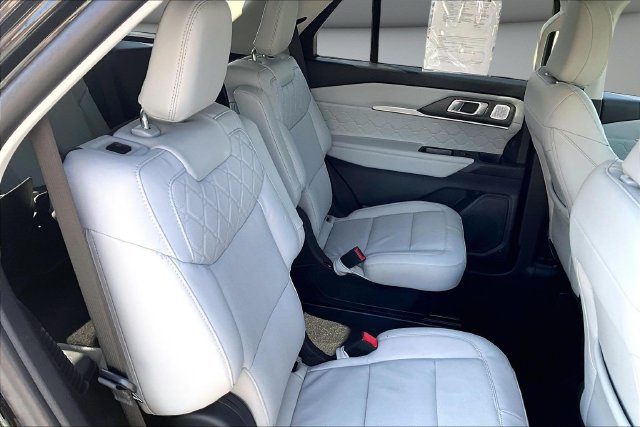 Certified 2026 Ford Explorer Platinum w/ LUX Leather Package AWD/4WD image 25
