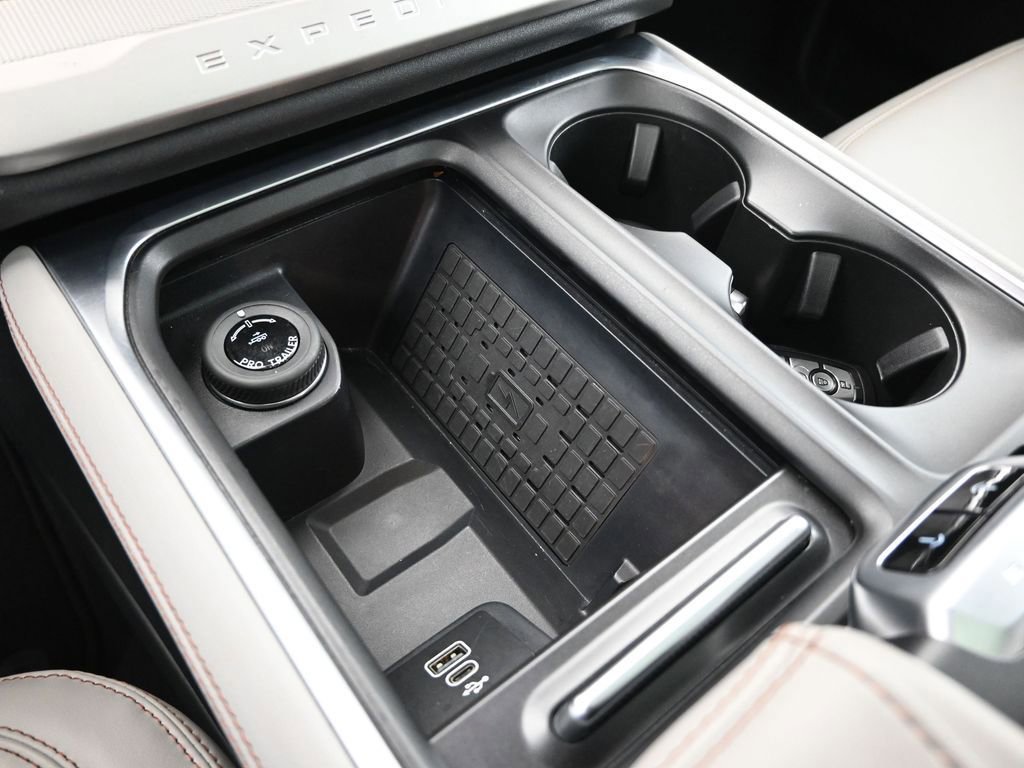 Certified 2025 Ford Expedition Active image 47