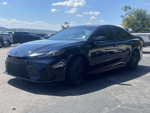 Used 2026 Toyota Camry Hybrid w/ Convenience Package FWD image 8