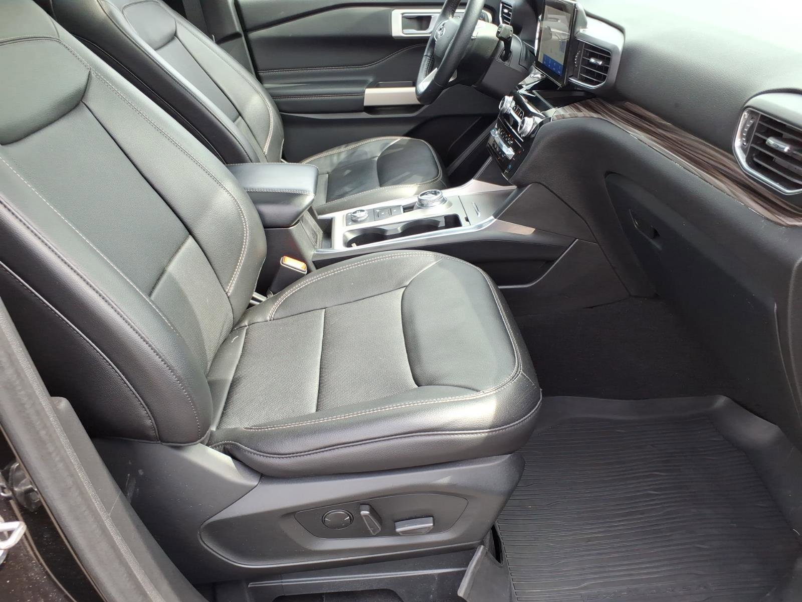 Certified 2023 Ford Explorer Limited AWD/4WD image 8