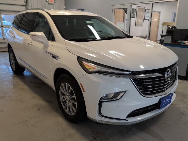 Used 2023 Buick Enclave Essence AWD/4WD image 7