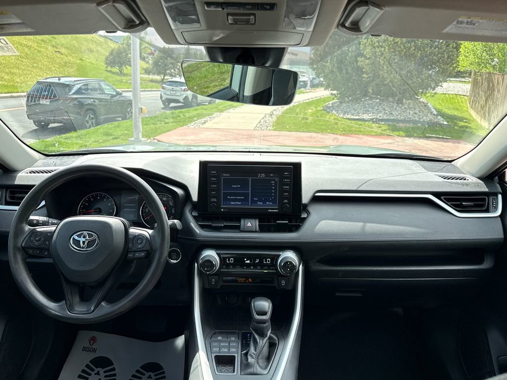 Used 2021 Toyota RAV4 XLE AWD/4WD image 28