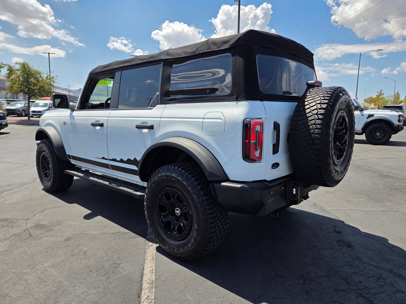 Certified 2022 Ford Bronco Wildtrak AWD/4WD image 4