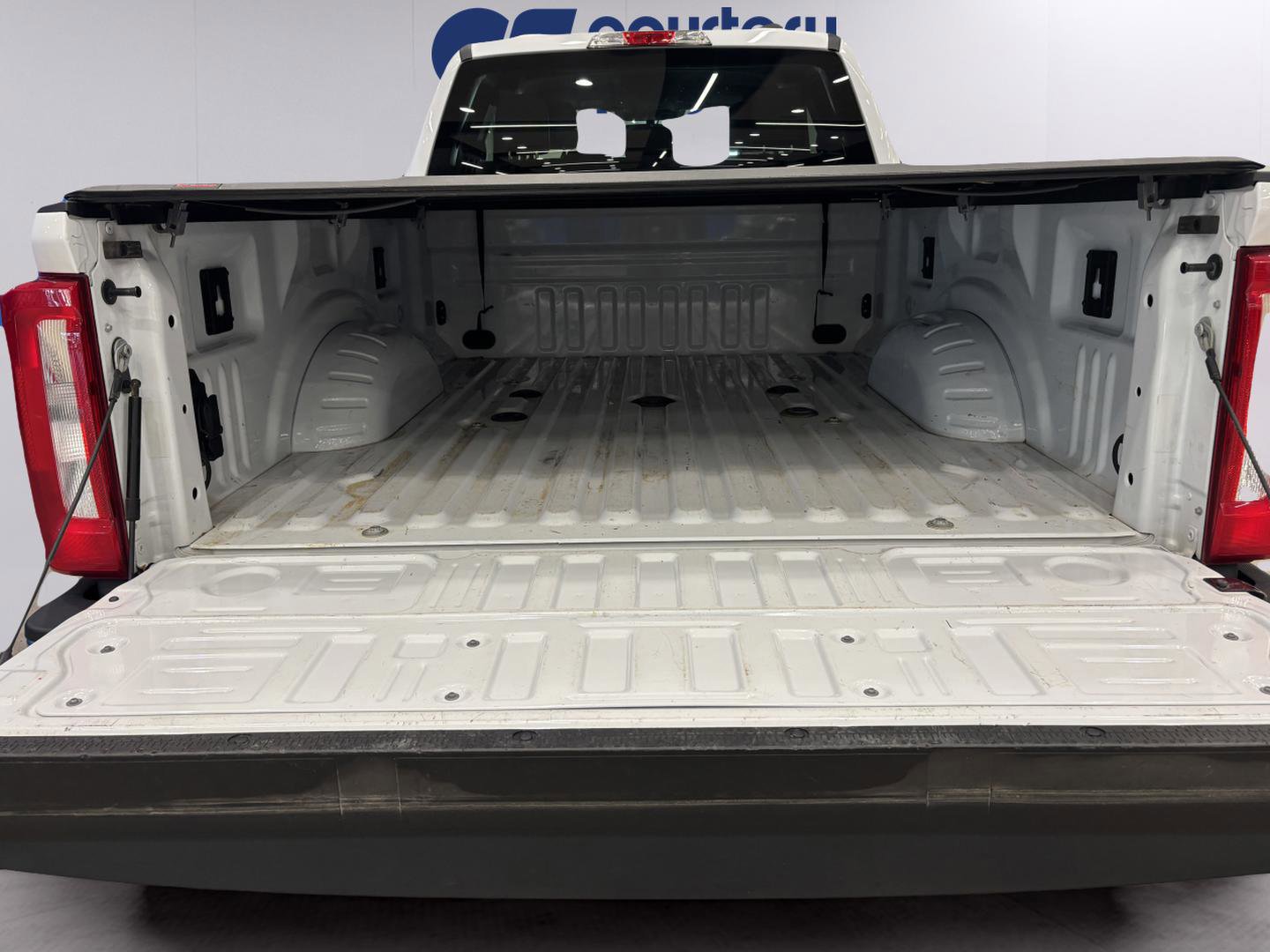 Certified 2023 Ford F250 XLT image 9