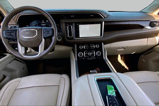 Used 2022 GMC Yukon XL Denali w/ Denali Premium Package RWD image 16