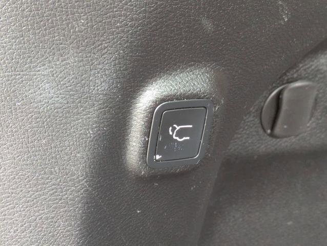 Used 2019 Jeep Cherokee Latitude Plus AWD/4WD image 33