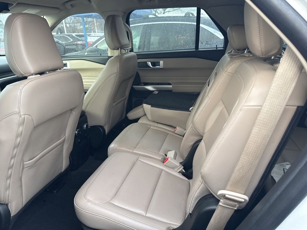 Certified 2022 Ford Explorer XLT w/ Equipment Group 202A image 9