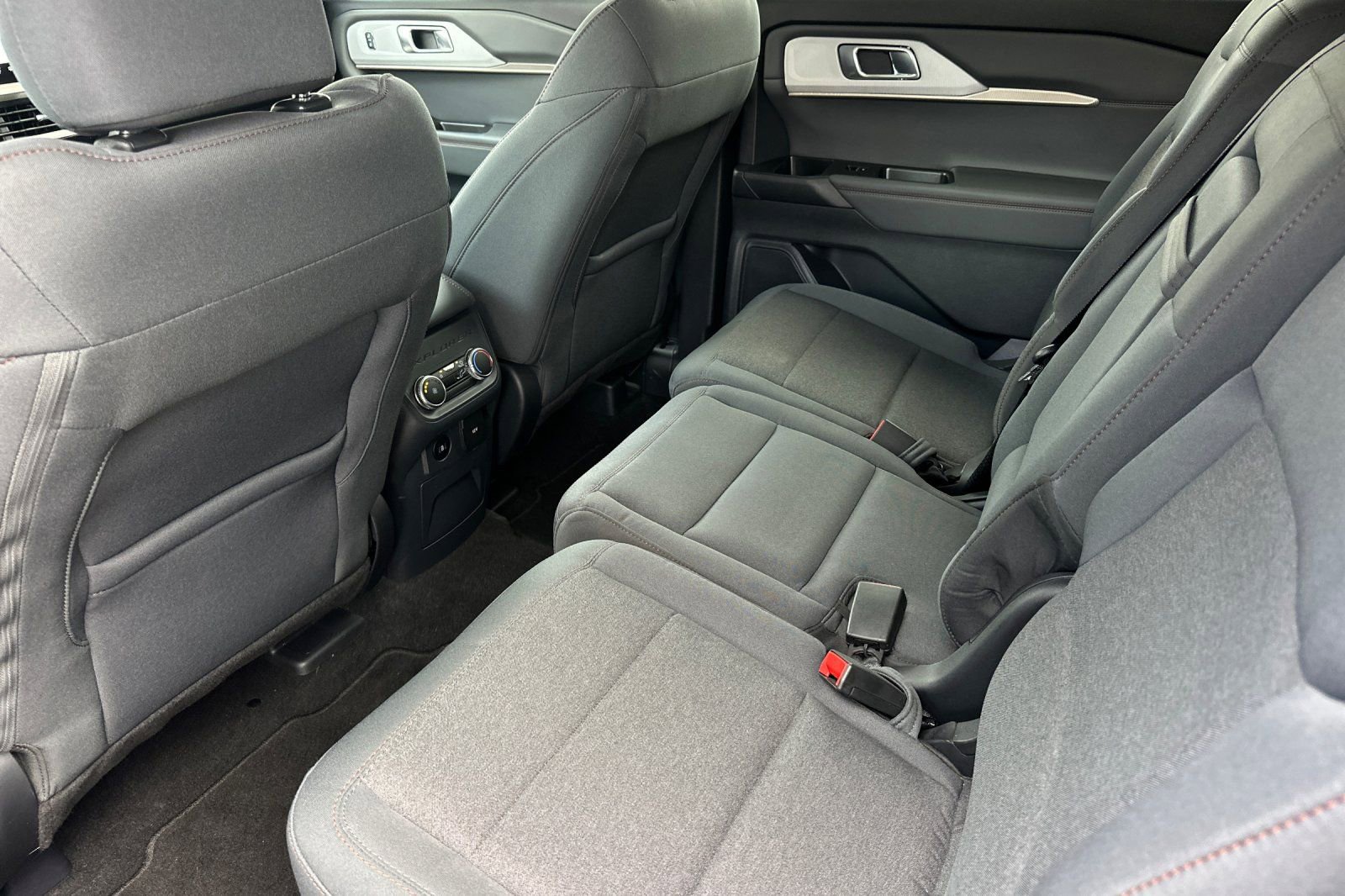 Certified 2025 Ford Explorer Active RWD image 11