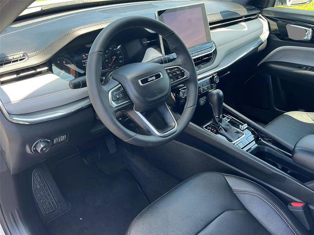Used 2023 Jeep Compass Limited AWD/4WD image 9