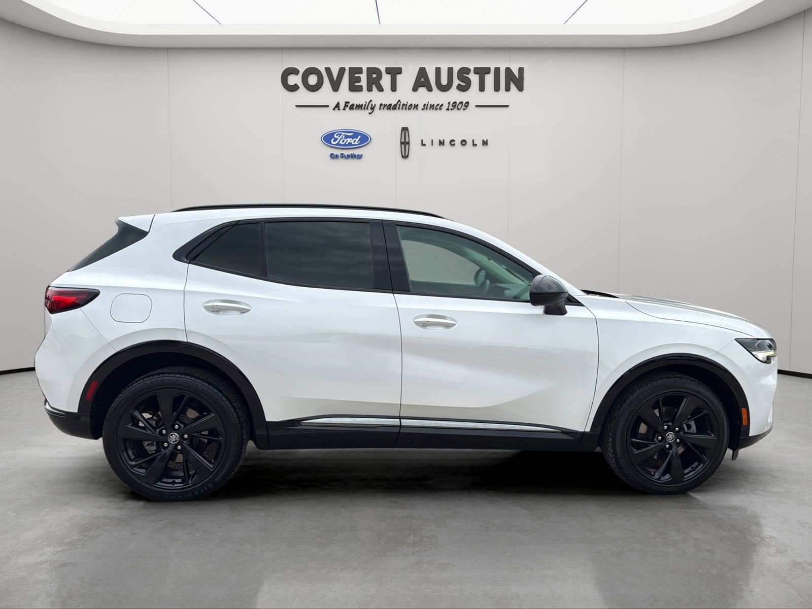 Used 2023 Buick Envision Preferred FWD image 2