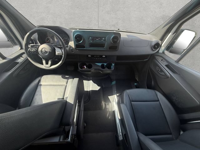 Used 2022 Mercedes-Benz Sprinter 2500 image 21