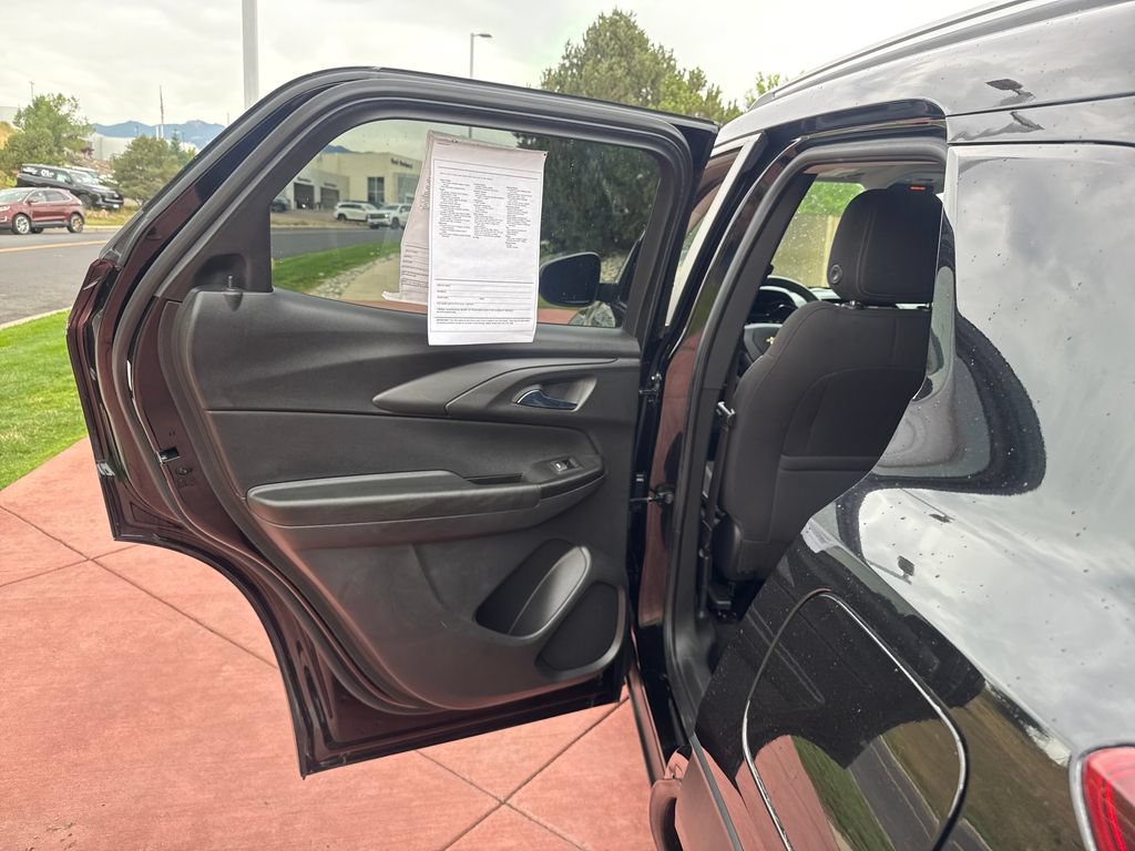 Used 2023 Chevrolet TrailBlazer LT AWD/4WD image 20