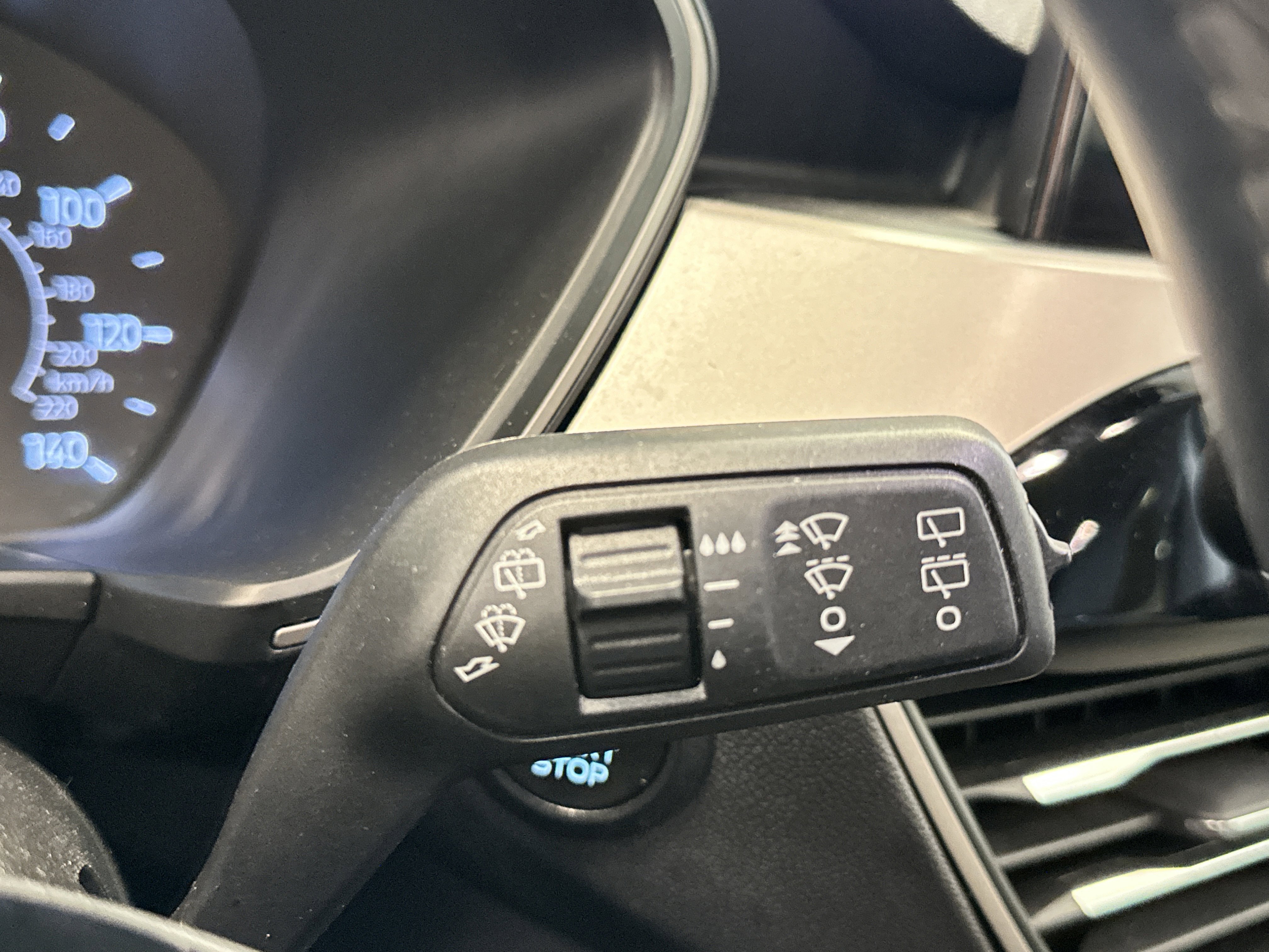 Certified 2022 Ford Escape SE w/ Cold Weather Package image 33