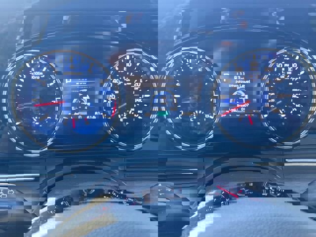 Used 2024 Kia Carnival EX image 34