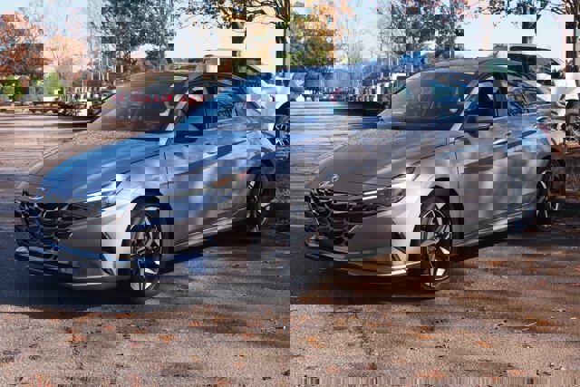 Used 2023 Hyundai Elantra Limited image 3