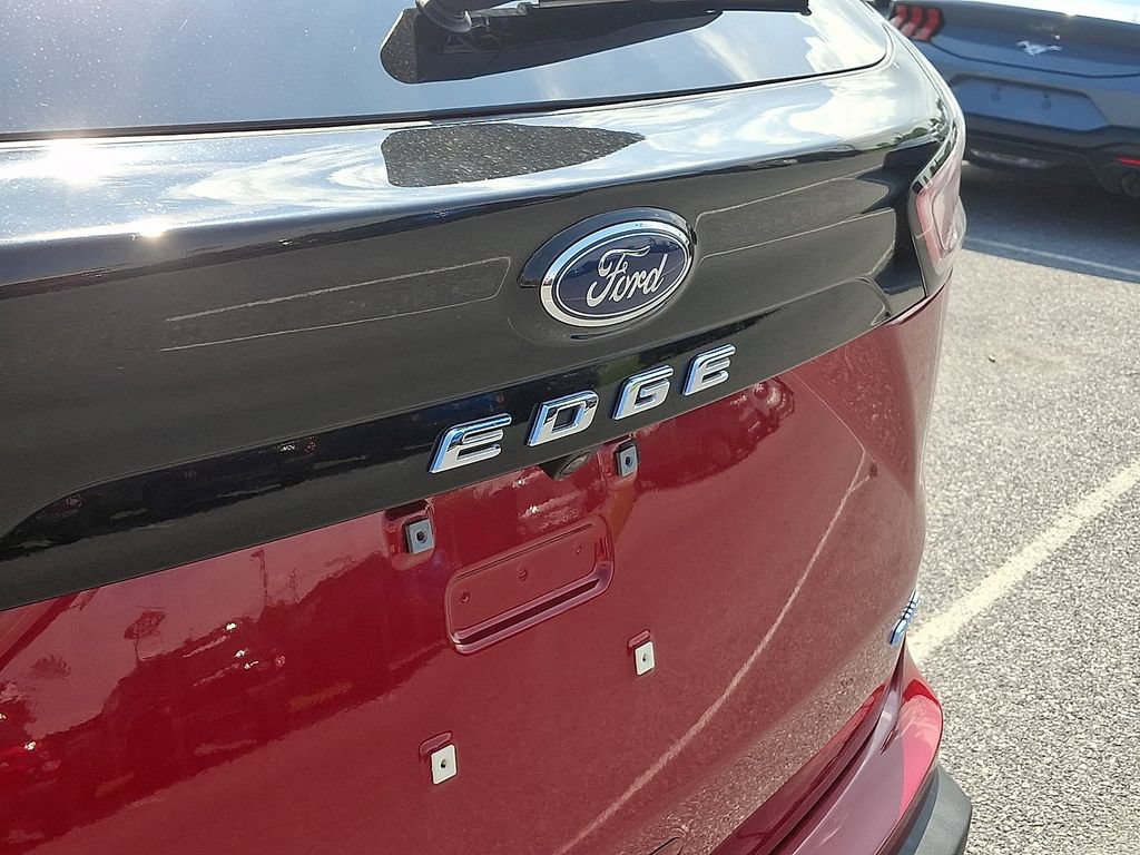 Certified 2024 Ford Edge Titanium AWD/4WD image 30
