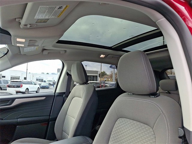 Certified 2022 Ford Escape SE w/ SE Sport Appearance Package image 14