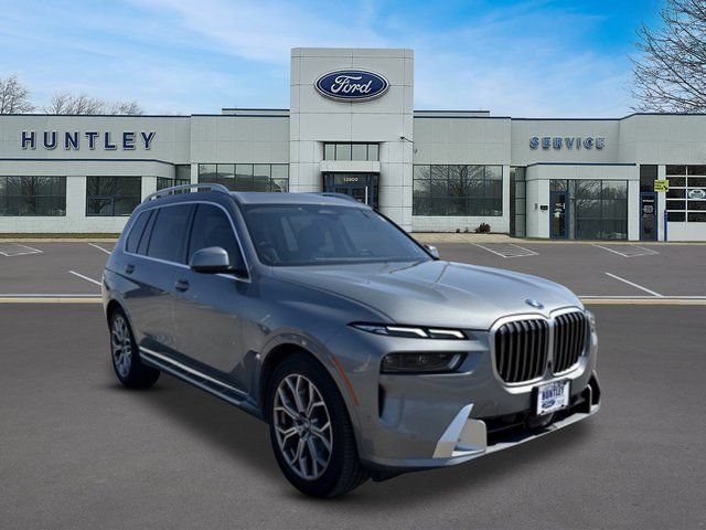 Used 2023 BMW X7 xDrive40i w/ Premium Package AWD/4WD image 3