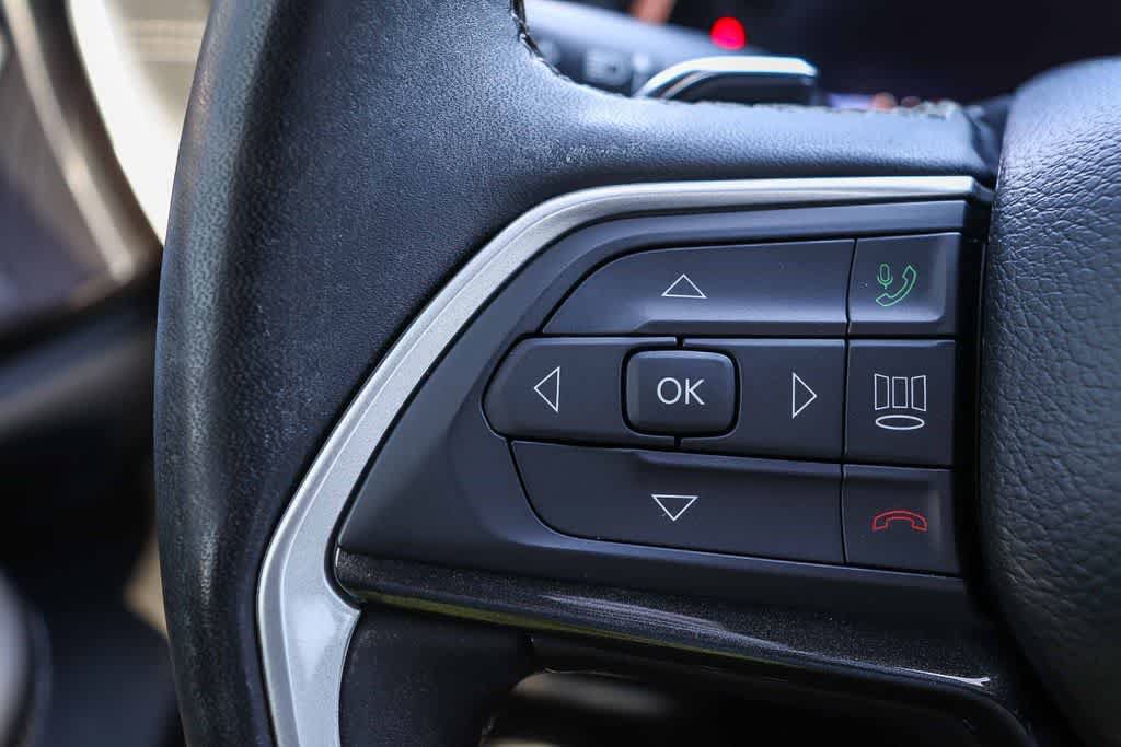 Used 2023 Jeep Grand Cherokee Altitude RWD image 23