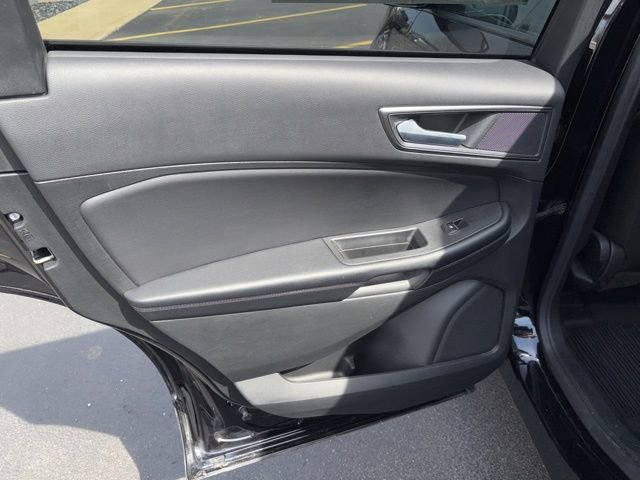 Certified 2023 Ford Edge SE w/ Black Appearance Package AWD/4WD image 20