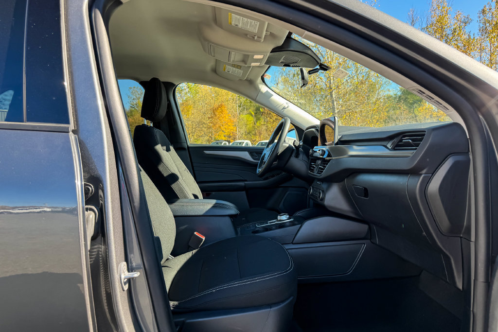 Certified 2025 Ford Escape Active AWD/4WD image 11
