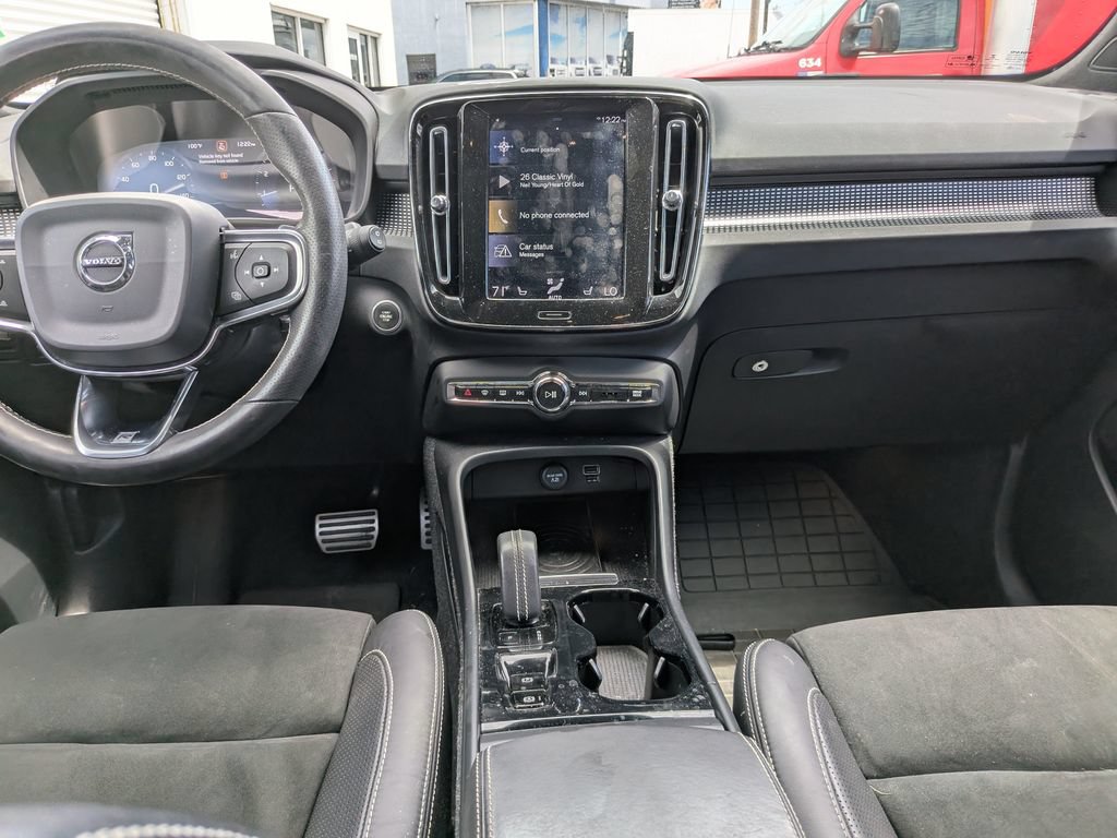 Used 2019 Volvo XC40 T5 R-Design AWD/4WD image 13