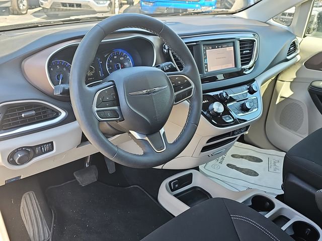 Used 2024 Chrysler Voyager LX FWD image 19