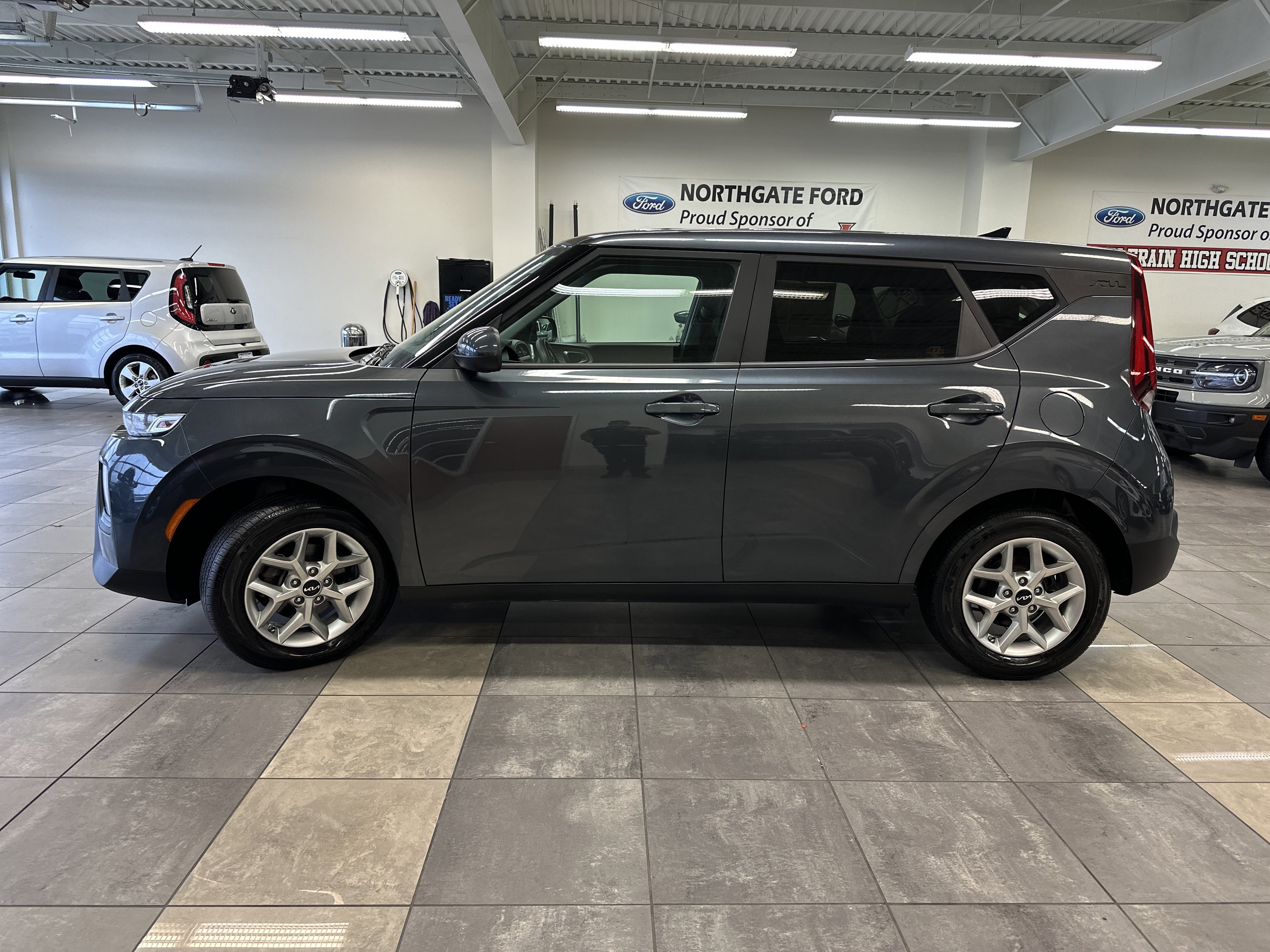 Used 2022 Kia Soul LX w/ Technology Package video 2