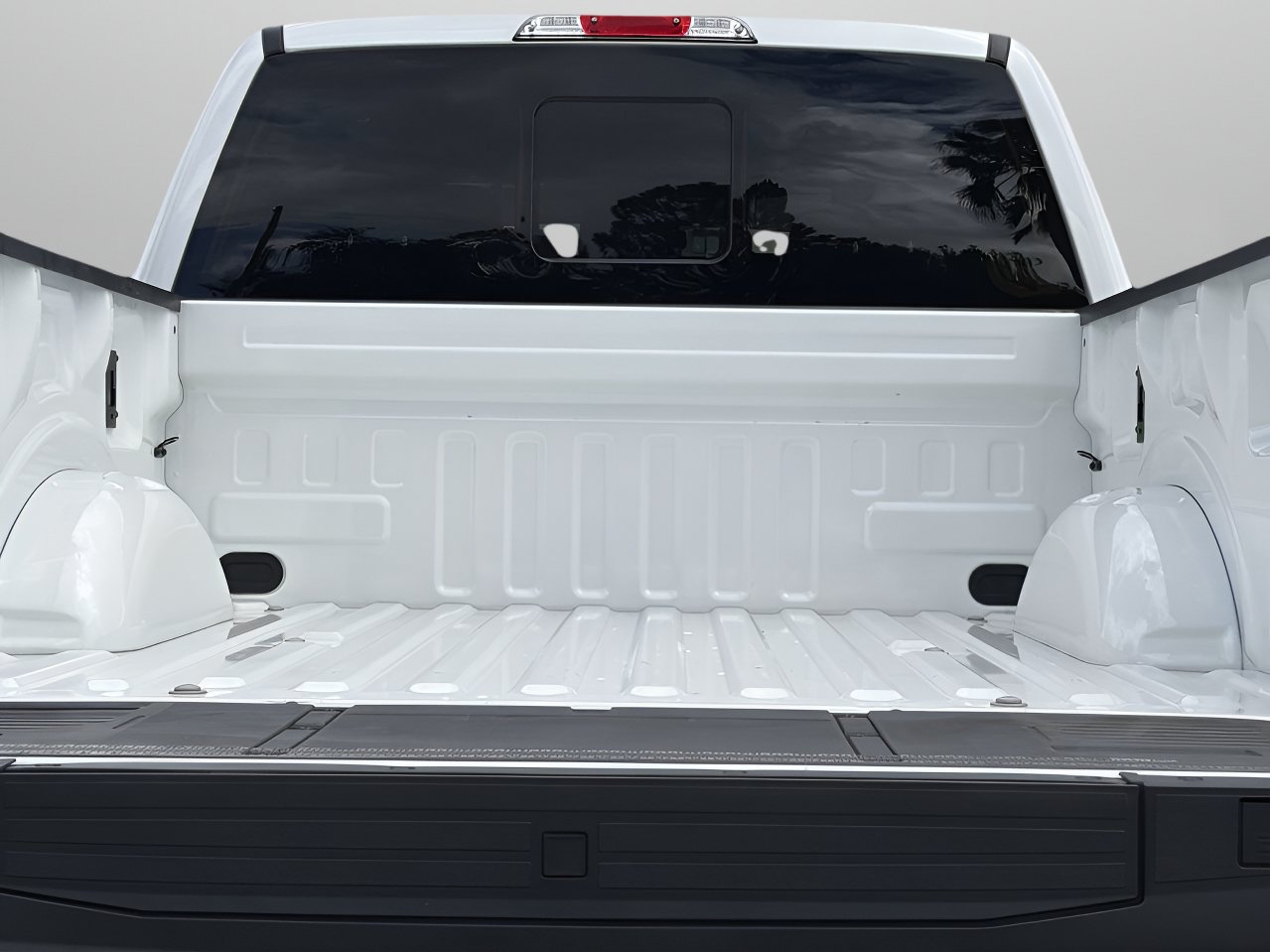 Certified 2023 Ford F150 Platinum w/ Equipment Group 701A High AWD/4WD image 8