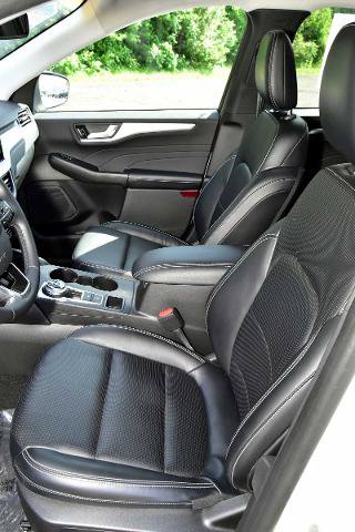 Certified 2023 Ford Escape Platinum AWD/4WD image 12