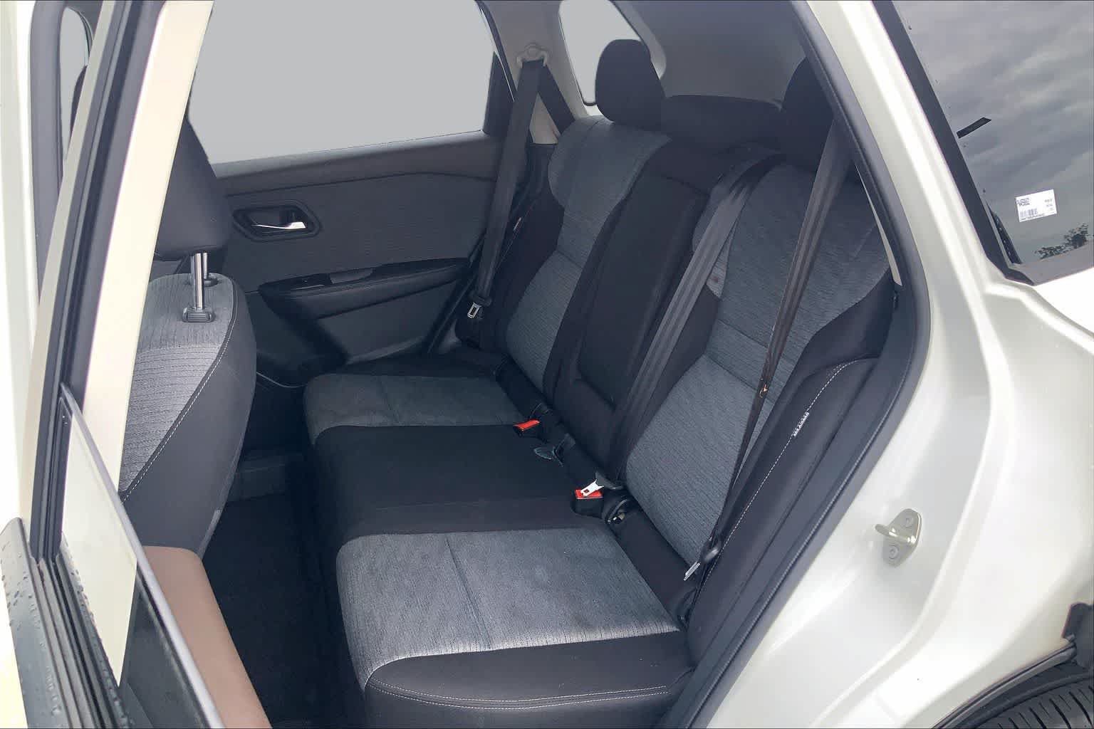 Used 2023 Nissan Rogue SV AWD/4WD image 19