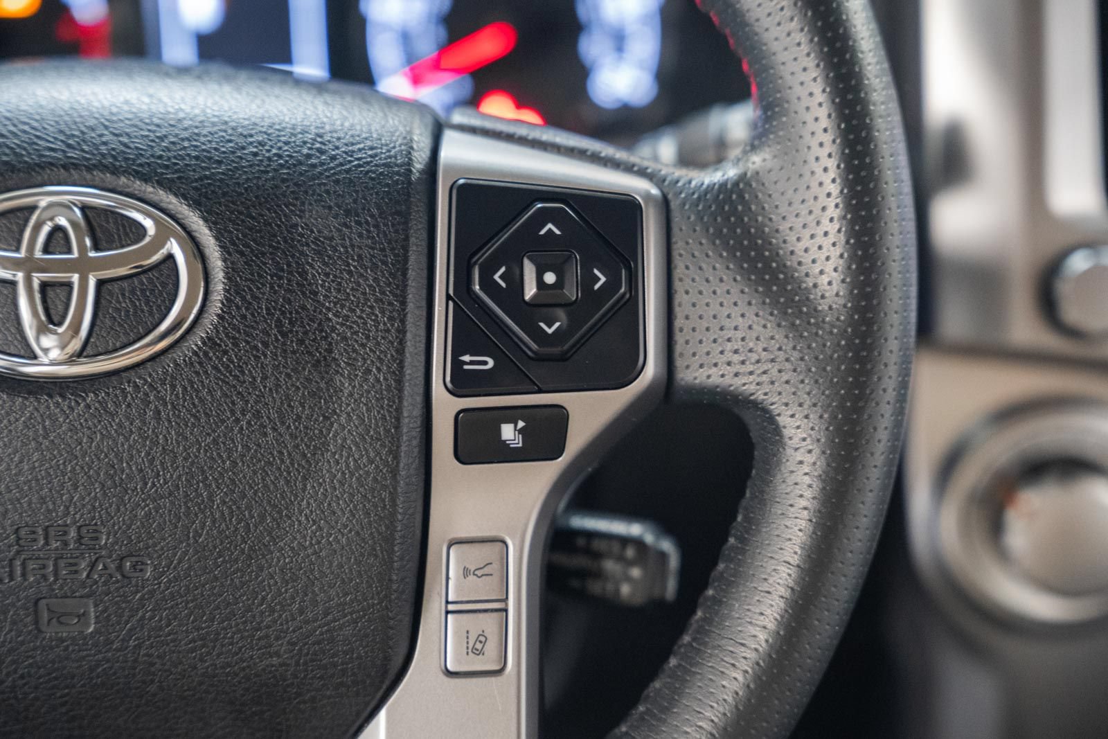 Used 2021 Toyota 4Runner SR5 AWD/4WD image 30